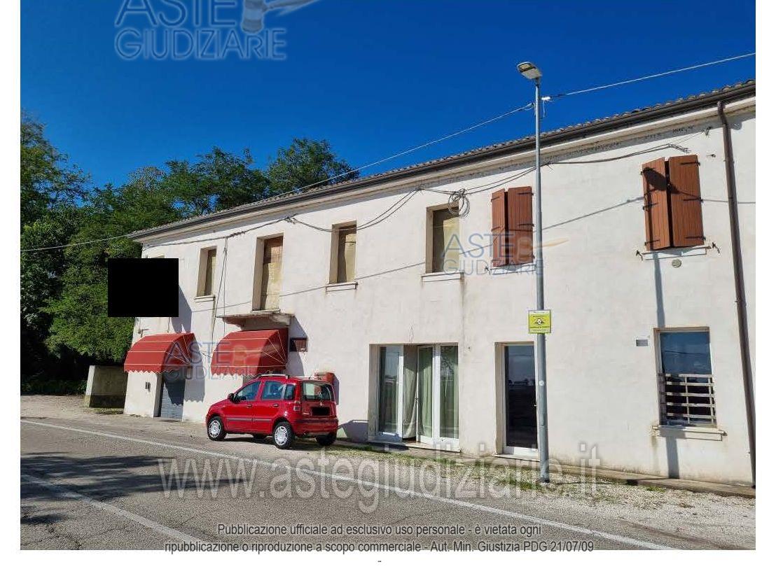 Foto: Immobile commerciale a Ferrara (FE)