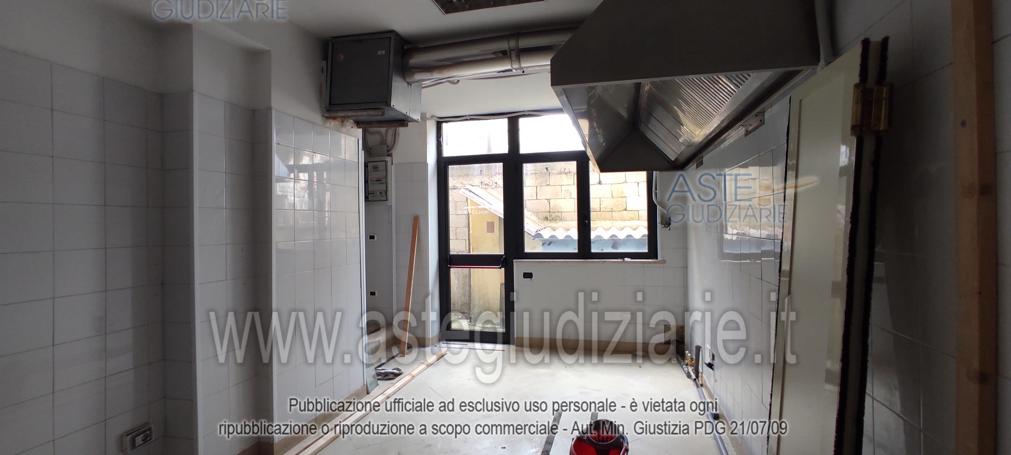 Foto: Immobile commerciale a Fiuggi (FR)