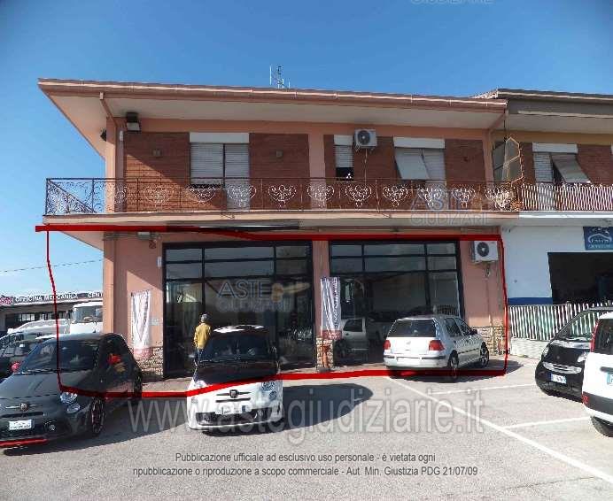 Foto: Immobile commerciale a Alatri (FR)