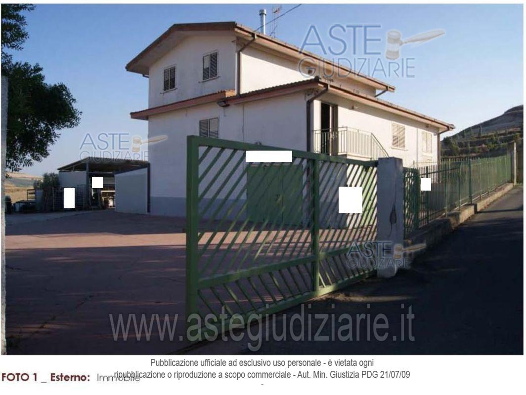 Foto: Immobile commerciale a Crotone (KR)