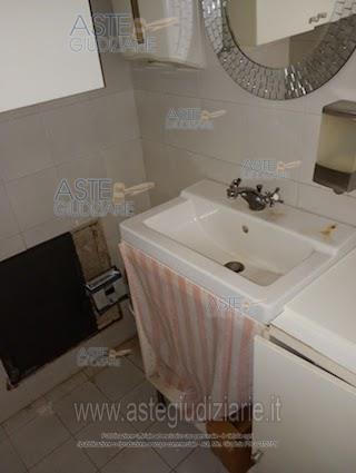 Photo of the lot: Immobile commerciale in Novara