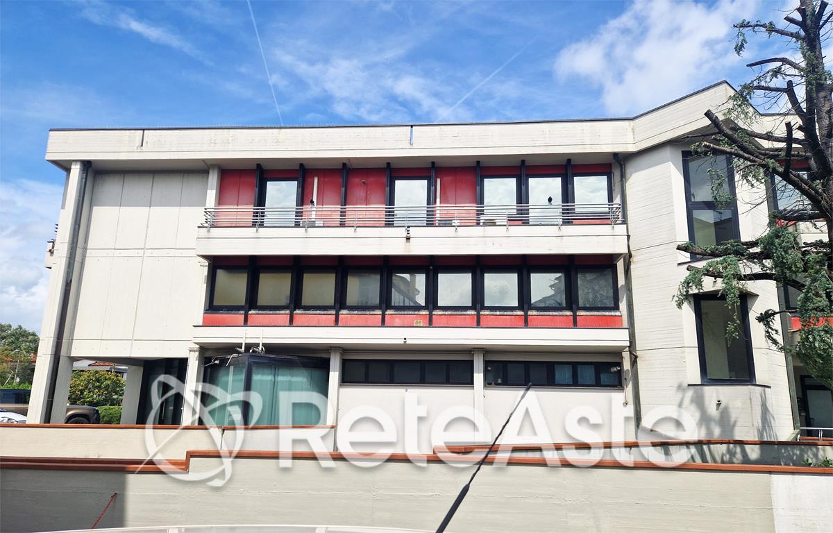 Foto: Immobile commerciale a San Miniato (PI)