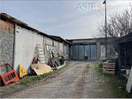 Foto: Immobile commerciale a Vittoria (RG)