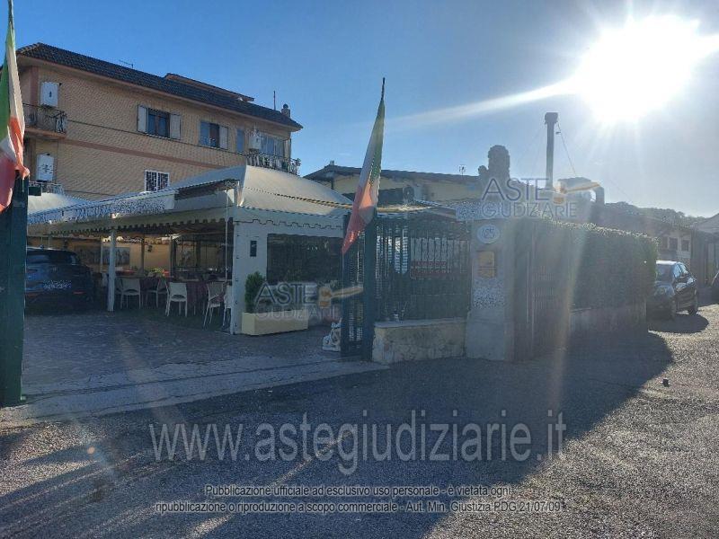 Foto: Immobile commerciale a Roma (RM)