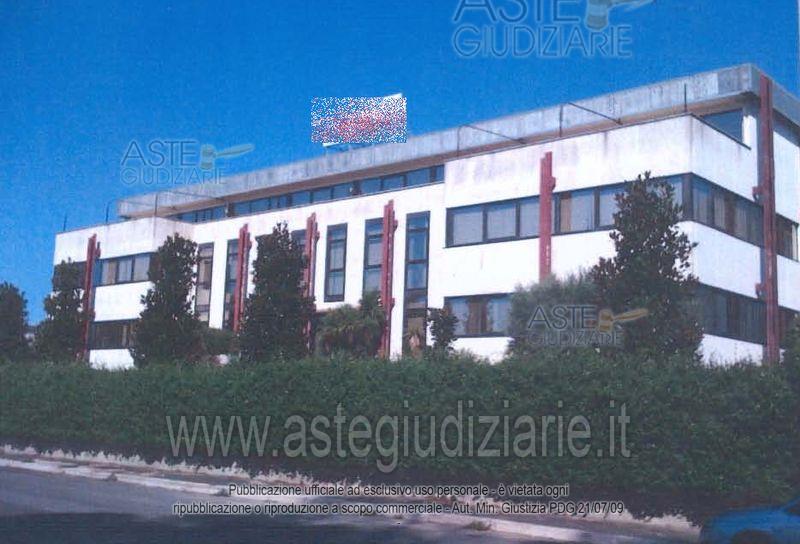 Foto: Immobile industriale a Roma (RM)