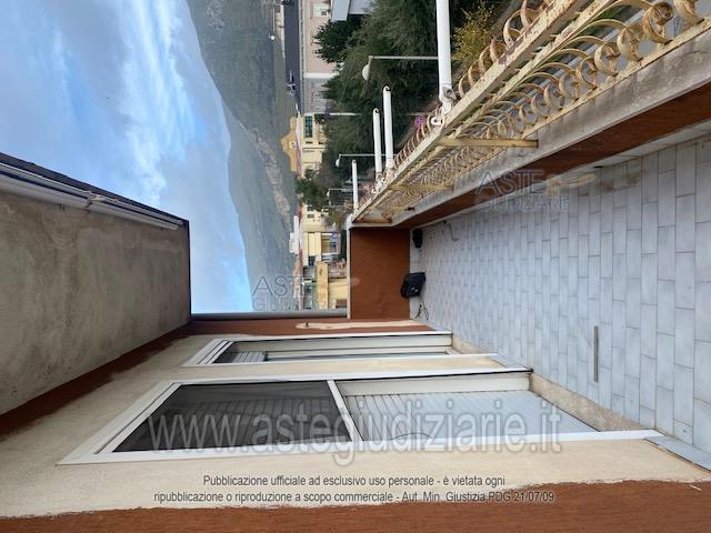 Foto: Immobile residenziale a Mondragone (CE)