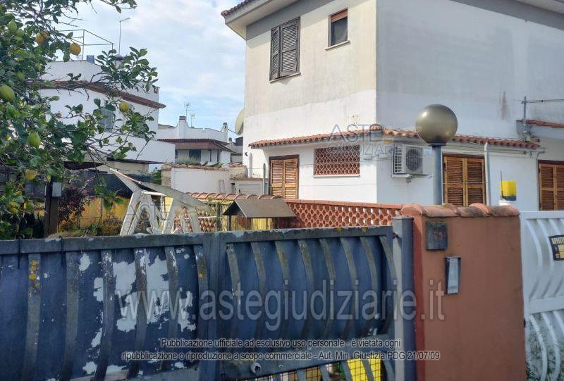 Foto: Immobile residenziale a Pomezia (RM)