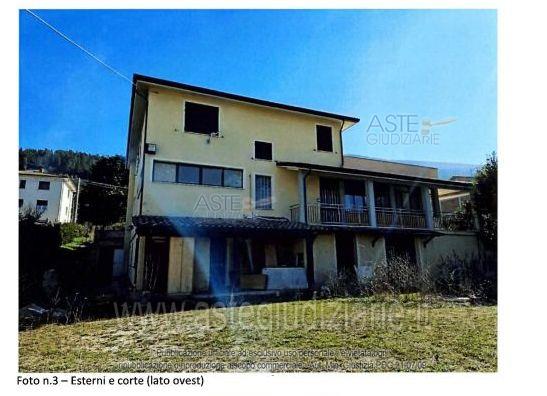 Photo: Immobile residenziale in Gualdo Tadino (PG)