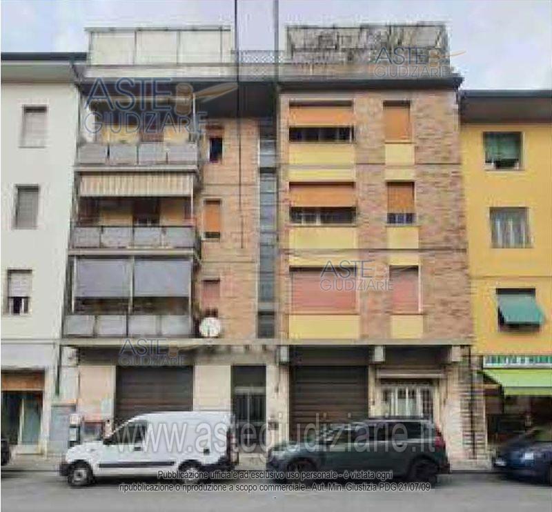 Photo: Immobile commerciale in Pontedera (PI)