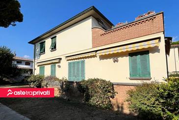 Villa vicino al mare a Livorno - Aste tra privati