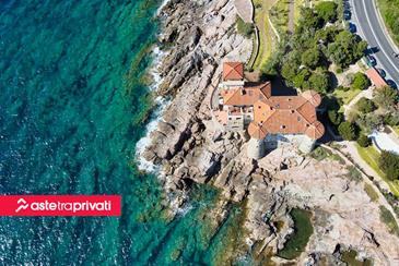 Vivere o andare in vacanza a Livorno, in Toscana - Aste tra privati