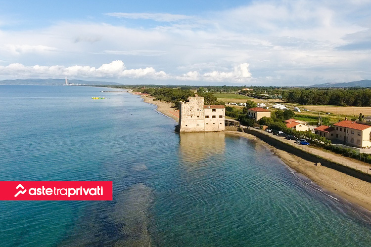 Area da destinare a residenza sanitaria in vendita a Piombino